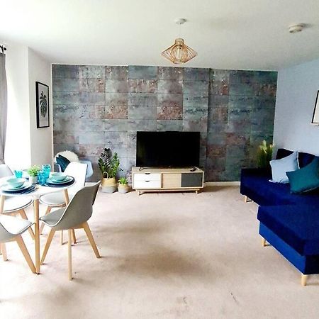 Stylish 2 Bedroom Apartment / Free Gated Parking Glasgow Kültér fotó